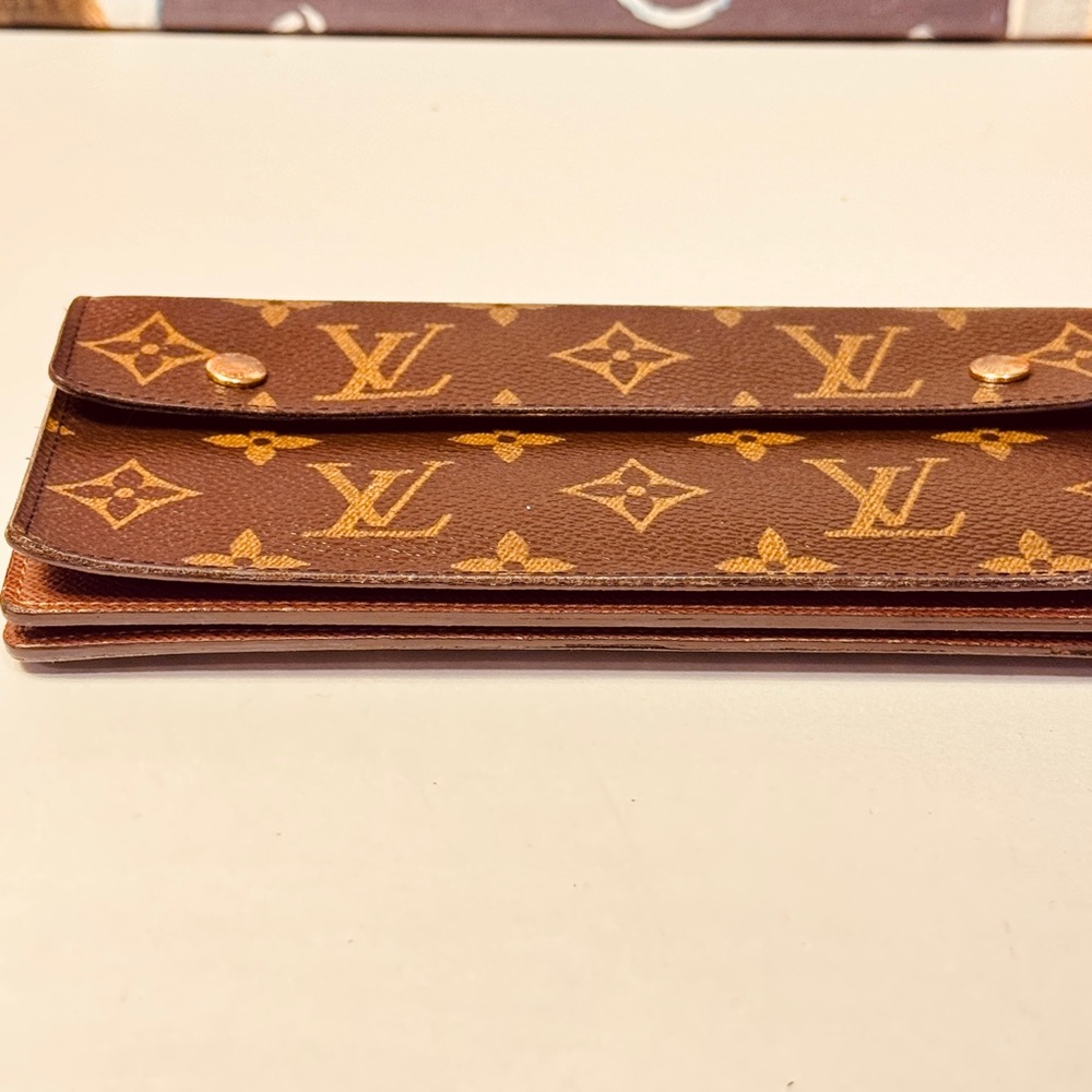 Louis Vuitton Brown and Gold Monogram Clutch - Picture 7 of 16
